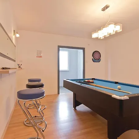 Stunning In Frkeci With Kitchen *