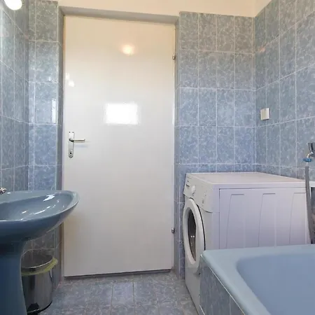 Stunning In Frkeci With Kitchen Holiday home