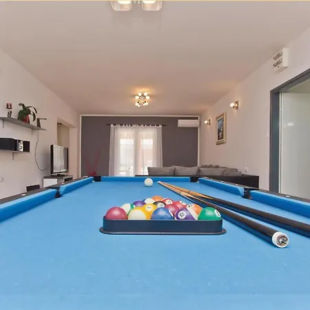 Holiday home Stunning In Frkeci With Kitchen