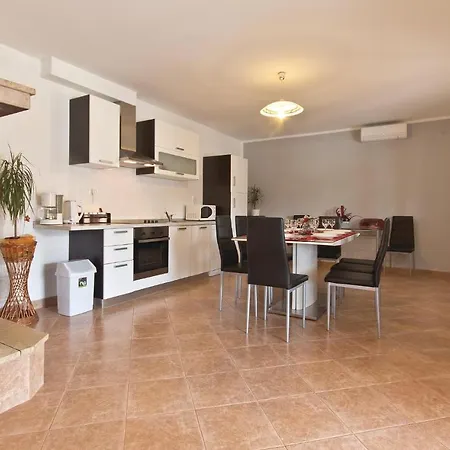 Stunning In Frkeci With Kitchen Holiday home Barban