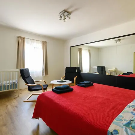 Stunning In Frkeci With Kitchen Holiday home