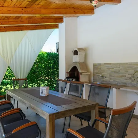 Holiday home Stunning In Frkeci With Kitchen *