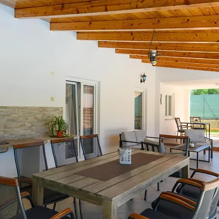 Stunning In Frkeci With Kitchen Holiday home Barban